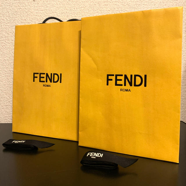 FENDI  ショッパー&リボン　2セット レディースのバッグ(ショップ袋)の商品写真