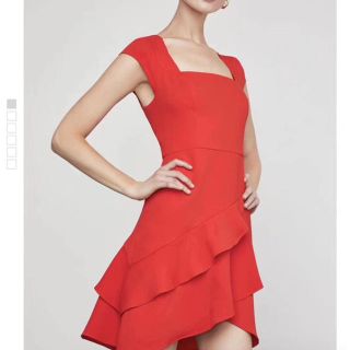 ビーシービージーマックスアズリア(BCBGMAXAZRIA)の❤️BCBG 2020新作　赤ドレス　新品　ワンピース(ミニワンピース)