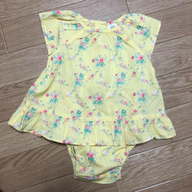 babyGAP(ベビーギャップ)のbabyGAPイエロー♡70 キッズ/ベビー/マタニティのベビー服(~85cm)(ロンパース)の商品写真