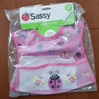 サッシー(Sassy)の新品未使用　お食事エプロン Sassy(お食事エプロン)