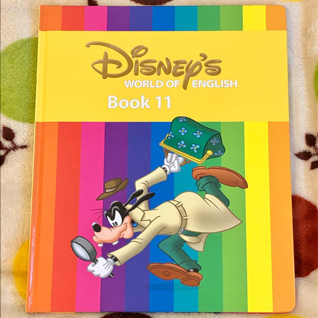 Disney(ディズニー)のDWEディズニー英語DVD用教材 本BOOK11 WORLD ENGLISH エンタメ/ホビーの本(語学/参考書)の商品写真