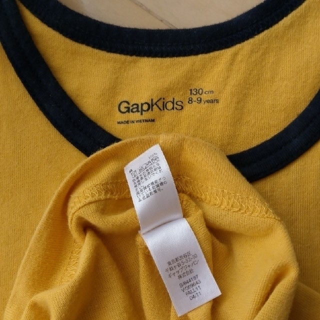 GAP Kids(ギャップキッズ)のギャップキッズ キッズ ノースリーブ タンクトップ Tシャツ イエロー 130 キッズ/ベビー/マタニティのキッズ服男の子用(90cm~)(Tシャツ/カットソー)の商品写真