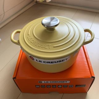 ルクルーゼ(LE CREUSET)のル・クルーゼ　ココットロンド18cm  ミモザ　ラムカンプレゼント♡(鍋/フライパン)