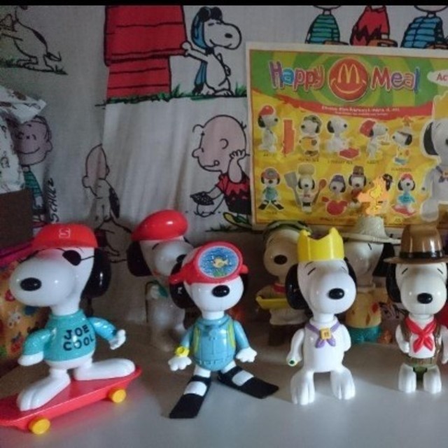 SNOOPY(スヌーピー)のスヌーピー フィギュア １２体セット エンタメ/ホビーのフィギュア(その他)の商品写真