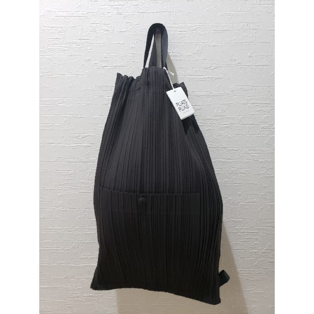 PLEATS PLEASE ISSEY MIYAKE(プリーツプリーズイッセイミヤケ)のLight weight PLEATS BAG レディースのバッグ(リュック/バックパック)の商品写真