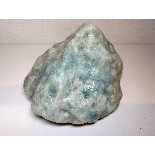 青緑 938g 翡翠 ヒスイ 翡翠原石 原石 鉱物 鑑賞石 自然石 誕生石 水石 | フリマアプリ ラクマ
