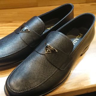 プラダ(PRADA)のPRADA ブラック レザー ローファー size9 (28cm)(ドレス/ビジネス)