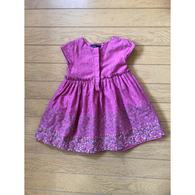 babyGAP(ベビーギャップ)の美品   花柄ワンピース ベビーギャップ キッズ/ベビー/マタニティのキッズ服女の子用(90cm~)(ワンピース)の商品写真