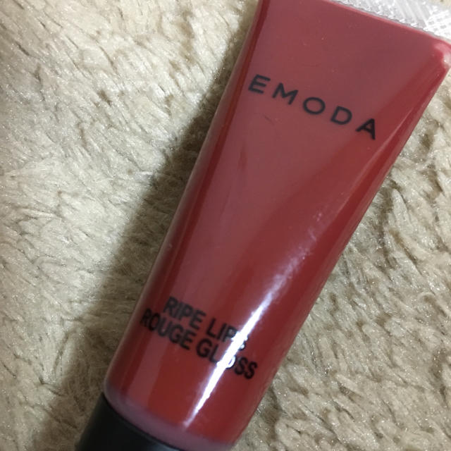 EMODA(エモダ)のSCARLET コスメ/美容のベースメイク/化粧品(リップグロス)の商品写真