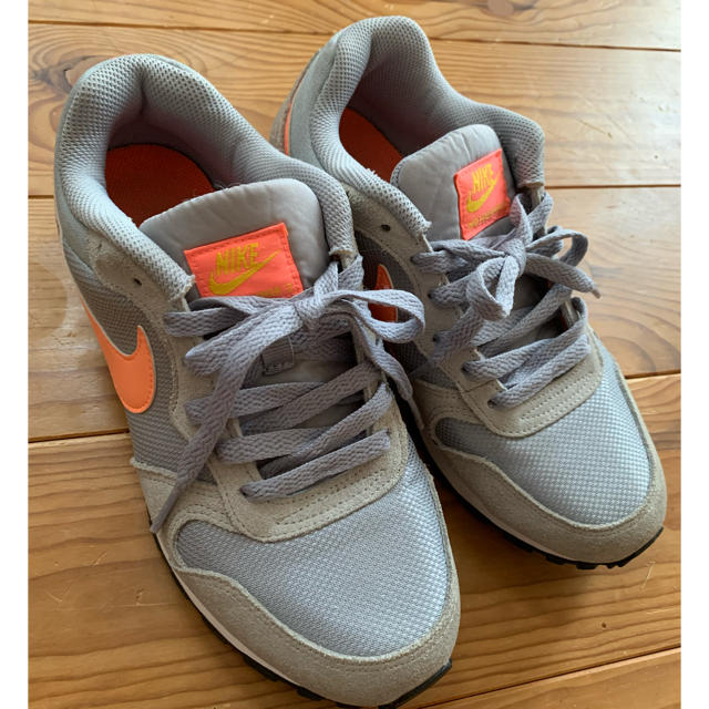NIKE - NIKE スニーカー 23.5センチ グレー×オレンジの通販 by まる's