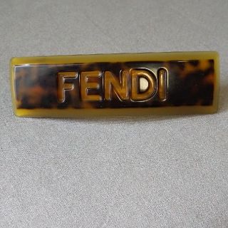 フェンディ(FENDI)のFENDI フェンディ ロゴバレッタ ヘアアクセサリー 髪留め(バレッタ/ヘアクリップ)