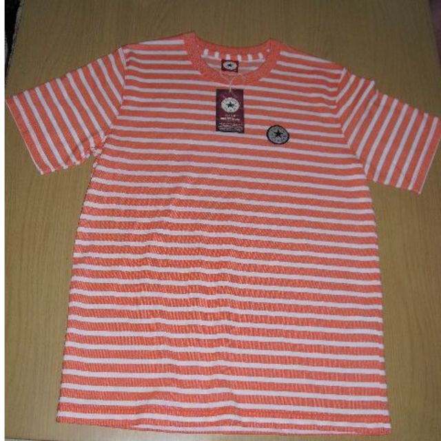 CONVERSE(コンバース)の新品　CONVERSEボーダーTシャツ（オレンジ系）男性Ｍサイズ メンズのトップス(Tシャツ/カットソー(半袖/袖なし))の商品写真