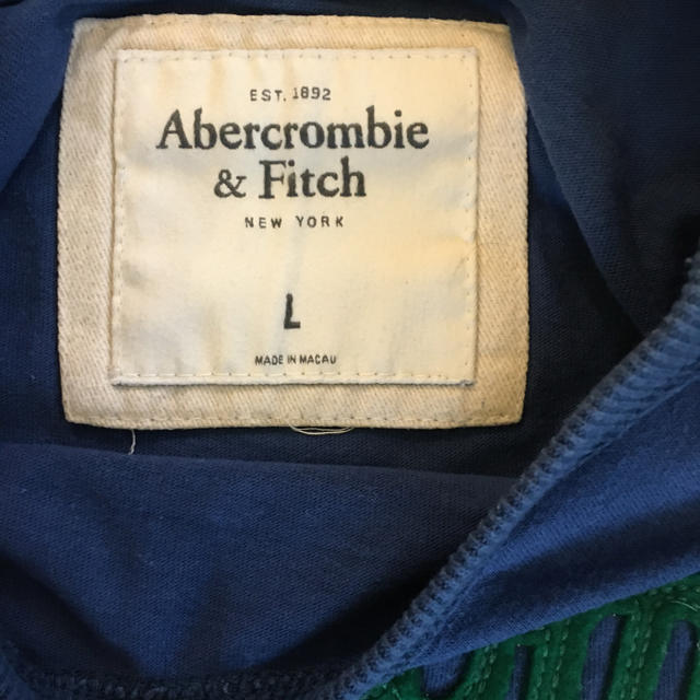 Abercrombie&Fitch(アバクロンビーアンドフィッチ)のアバクロ　abercrombie&fitch Tシャツ　メンズ　L メンズのトップス(Tシャツ/カットソー(半袖/袖なし))の商品写真