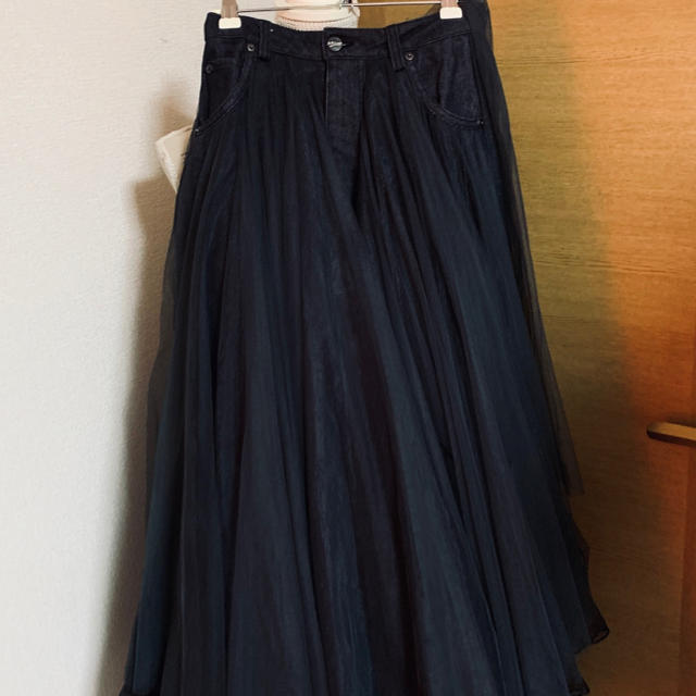 la belle Etude(ラベルエチュード)のデニムドッキングボリュームチュールスカート　Sサイズ　ブラック レディースのスカート(ロングスカート)の商品写真