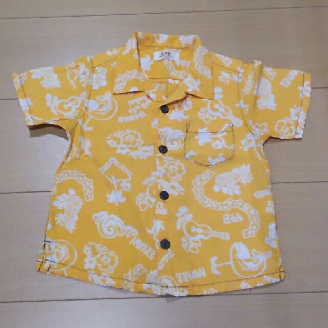 BeBe(ベベ)のベベ 黄色 アロハシャツ キッズ/ベビー/マタニティのキッズ服男の子用(90cm~)(Tシャツ/カットソー)の商品写真