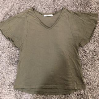 マウジー(moussy)のアズールバイマウジー Vネック カーキトップス(Tシャツ(半袖/袖なし))