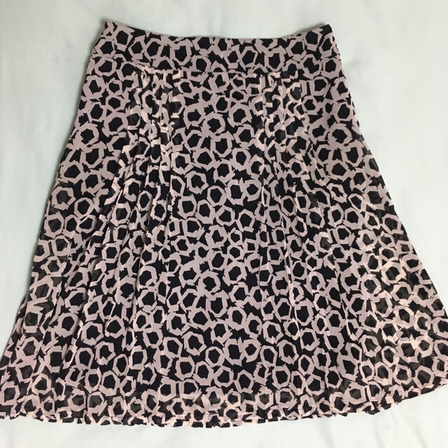 MOGA(モガ)のMOGA 黒×白 柄スカート レディースのスカート(ひざ丈スカート)の商品写真