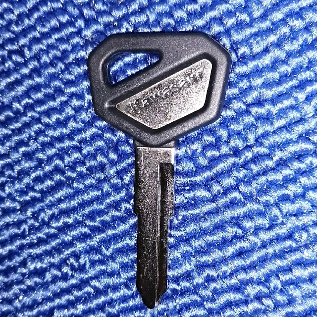 カワサキ - 〔値下げ!!〕kawasaki 純正ブランクキー【未使用新品 カワサキ - 〔値下げ!!〕kawasaki 純正ブランクキー【未使用新品