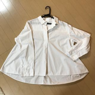 ユニクロ(UNIQLO)のユニクロＡライン白シャツ(シャツ/ブラウス(長袖/七分))