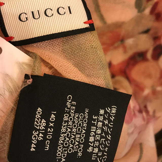 Gucci(グッチ)のGUCCI グッチ ストール 花柄 ピンク 美品 箱付き レディースのファッション小物(ストール/パシュミナ)の商品写真
