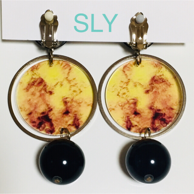 SLY(スライ)のSLY イヤリング レディースのアクセサリー(イヤリング)の商品写真