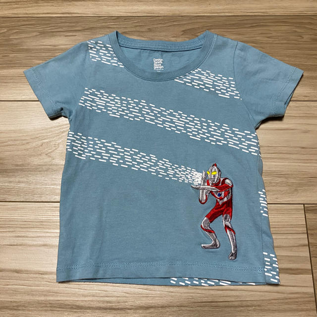 Design Tshirts Store graniph(グラニフ)のグラニフ　ウルトラマン　Tシャツ　90 キッズ/ベビー/マタニティのキッズ服男の子用(90cm~)(Tシャツ/カットソー)の商品写真