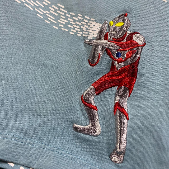 Design Tshirts Store graniph(グラニフ)のグラニフ　ウルトラマン　Tシャツ　90 キッズ/ベビー/マタニティのキッズ服男の子用(90cm~)(Tシャツ/カットソー)の商品写真