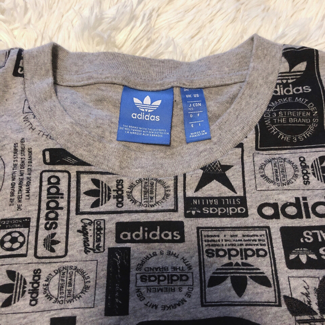 adidas(アディダス)のadidas  半袖Ｔシャツ メンズXS   グレー　　アディダス  メンズのトップス(Tシャツ/カットソー(半袖/袖なし))の商品写真