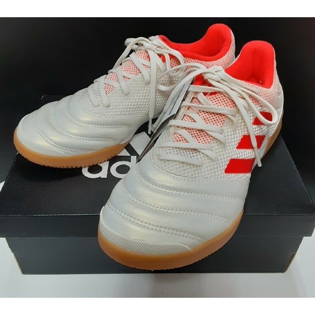 adidas(アディダス)の最値定価8789円!新品!アディダス コパ19.3 フットサルシューズ 25cm スポーツ/アウトドアのサッカー/フットサル(シューズ)の商品写真