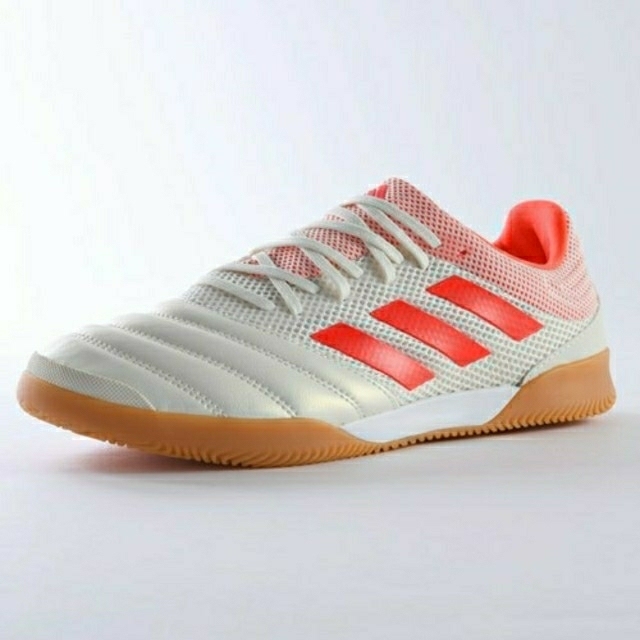 adidas(アディダス)の最値定価8789円!新品!アディダス コパ19.3 フットサルシューズ 26cm スポーツ/アウトドアのサッカー/フットサル(シューズ)の商品写真