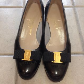 フェラガモ(Ferragamo)のパンプス 送料込み ほぼ未使用 値下げ◎(ハイヒール/パンプス)