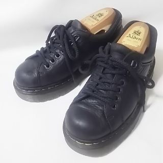 ドクターマーチン(Dr.Martens)の入手困難!ドクターマーチン高級牛革レザー厚底ダッドシューズ人気黒！(ローファー/革靴)