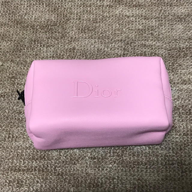 Dior ノベルティーポーチ ピンク エンタメ/ホビーのコレクション(ノベルティグッズ)の商品写真