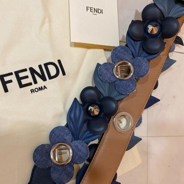 FENDI(フェンディ)の美品♡FENDI♡ストラップユー レディースのバッグ(その他)の商品写真