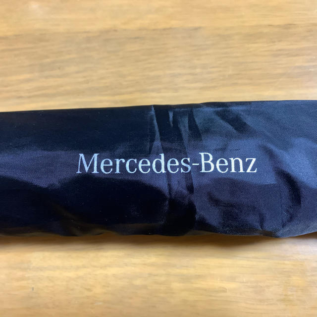 メルセデスベンツ折りたたみ傘（ノベルティグッズ） エンタメ/ホビーのコレクション(ノベルティグッズ)の商品写真