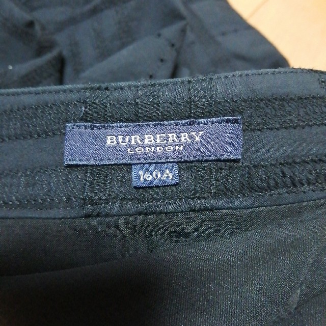 BURBERRY(バーバリー)のBURBERRY バーバリー フレアスカート 160 プリーツ タック キッズ/ベビー/マタニティのキッズ服女の子用(90cm~)(スカート)の商品写真