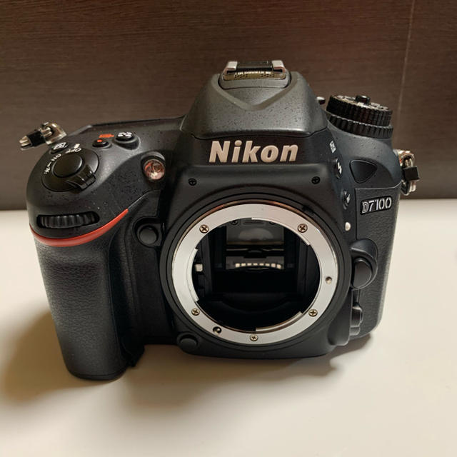 一眼レフ　カメラ　Nikon D7100