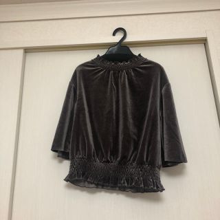 ダブルクローゼット(w closet)の＊ベロア生地　フリルトップス＊(カットソー(半袖/袖なし))