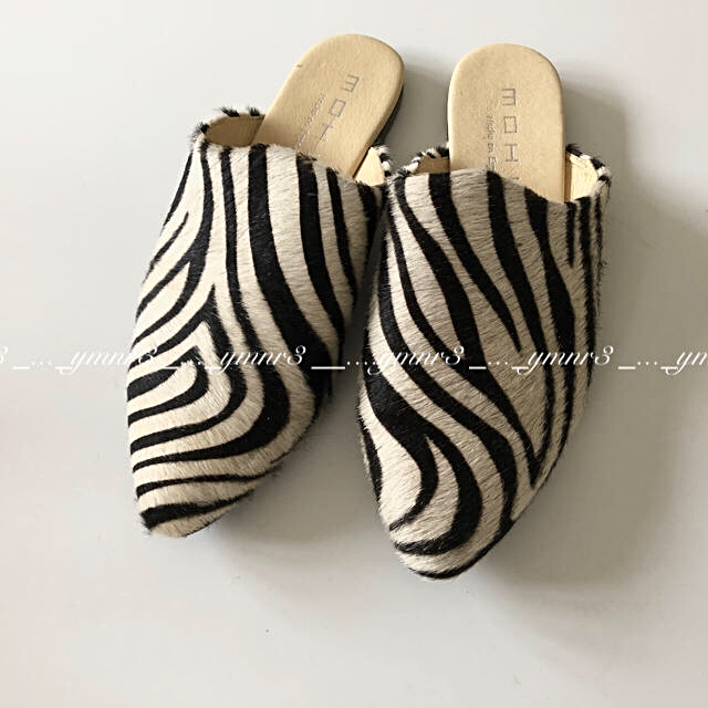 DEUXIEME CLASSE(ドゥーズィエムクラス)のモヒ ゼブラ柄ハラコサンダル MOHI PONY ZEBRA Babouche  レディースの靴/シューズ(スリッポン/モカシン)の商品写真