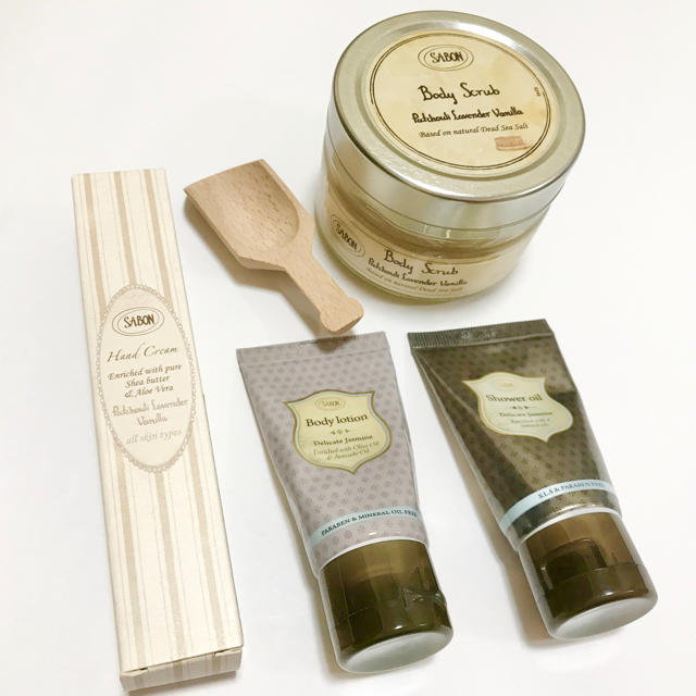 SABON(サボン)のSABON  ボディスクラブ　ハンドクリーム　ボディローション　シャワーオイル コスメ/美容のボディケア(ボディスクラブ)の商品写真