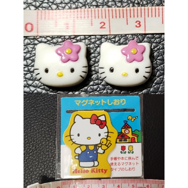 ハローキティ(ハローキティ)のHello Kitty キティちゃんセット ミニタオル クリアファイル しおり エンタメ/ホビーのおもちゃ/ぬいぐるみ(キャラクターグッズ)の商品写真