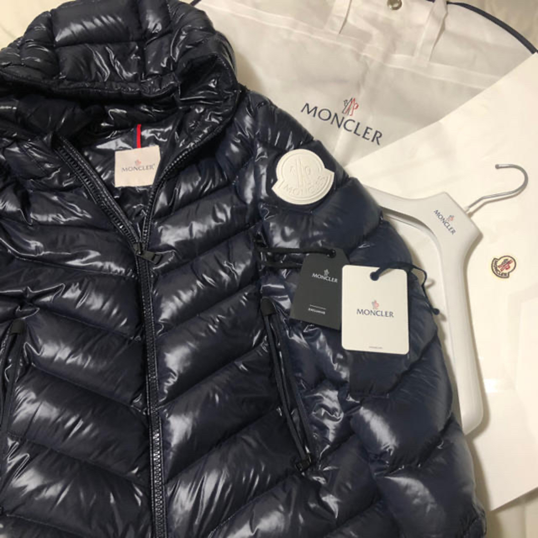 MONCLER(モンクレール)のモンクレール ダウンジャケット ネイビー メンズのジャケット/アウター(ダウンジャケット)の商品写真