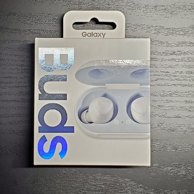 SAMSUNG(サムスン)のGalaxy Buds SM-R170 White スマホ/家電/カメラのオーディオ機器(ヘッドフォン/イヤフォン)の商品写真