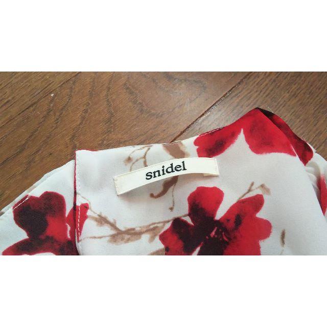 SNIDEL(スナイデル)のスナイデル　花柄プリーツワンピース　ミニワンピース　 レディースのワンピース(ミニワンピース)の商品写真