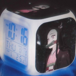 ★新品　鬼滅の刃 　7色LED　目覚まし時計　置き時計　温度＆湿度計(置時計)