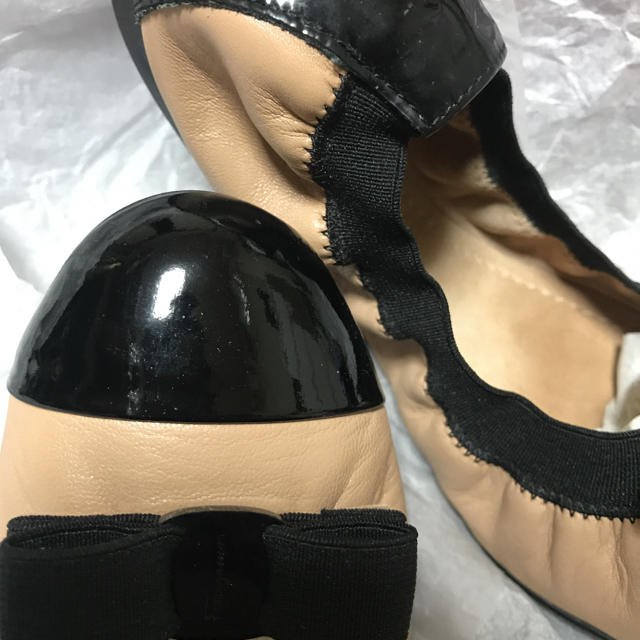 Ferragamo(フェラガモ)のフェラガモ  フラットシューズ　バレエシューズ レディースの靴/シューズ(バレエシューズ)の商品写真