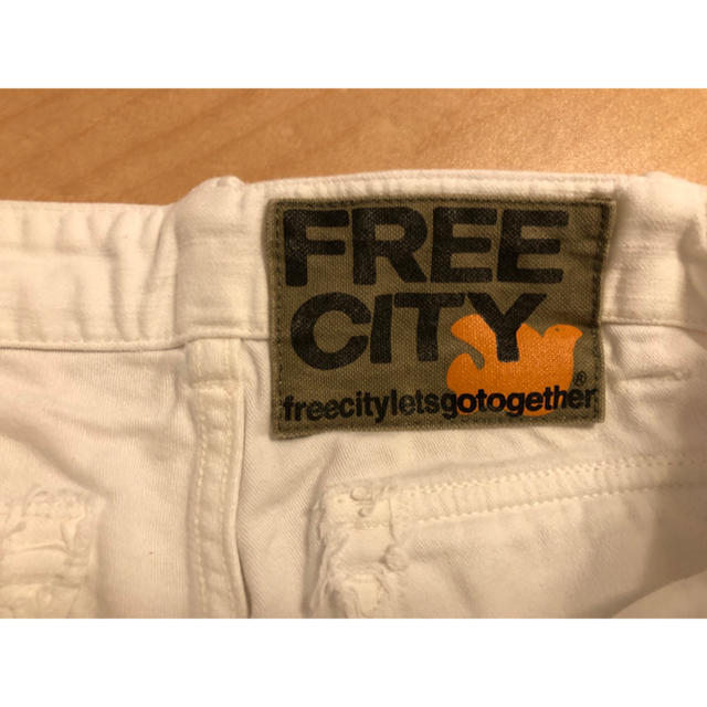 HOLLYWOOD RANCH MARKET(ハリウッドランチマーケット)のfree cityハーフパンツ フリーシティ サイズ28 ホワイトデニム  メンズのパンツ(ショートパンツ)の商品写真