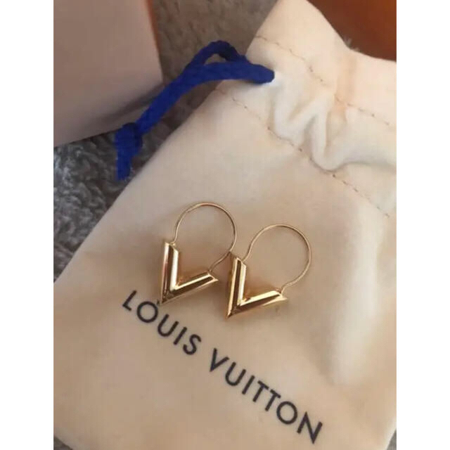 LOUIS VUITTON - フープイヤリング エセンシャルvの通販 by baba
