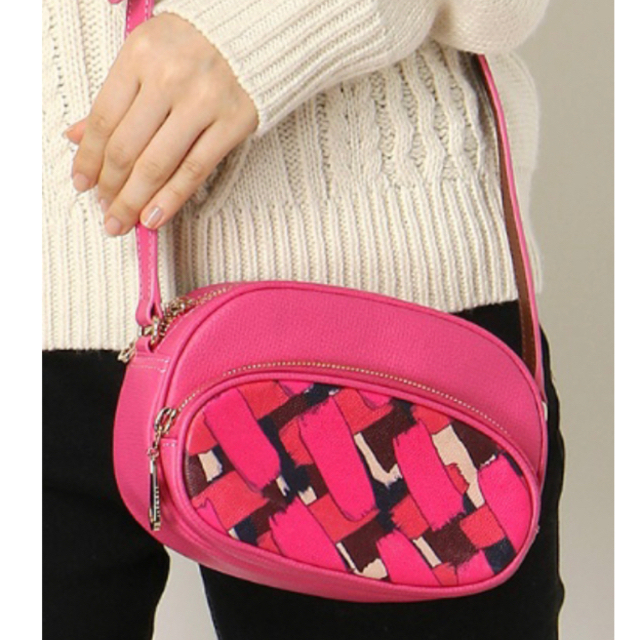 新品✨タグ付き♪未開封‼️ ツモリチサト  ショルダーバッグ  ピンク　大特価 レディースのバッグ(ショルダーバッグ)の商品写真
