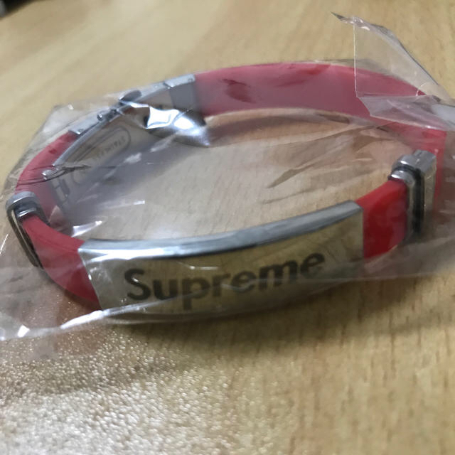 Supreme  シリコン　ブレスレット　赤　アクセサリー